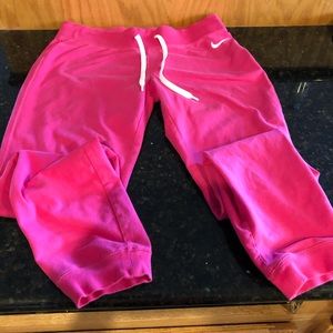Nike woman’s jogging pants size medium